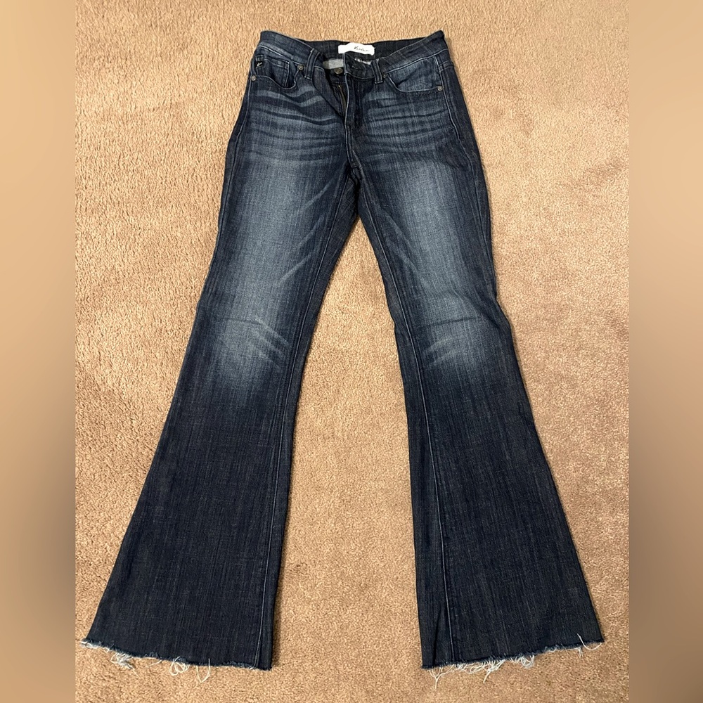Sz 7 kancan. Cut on the bottom.